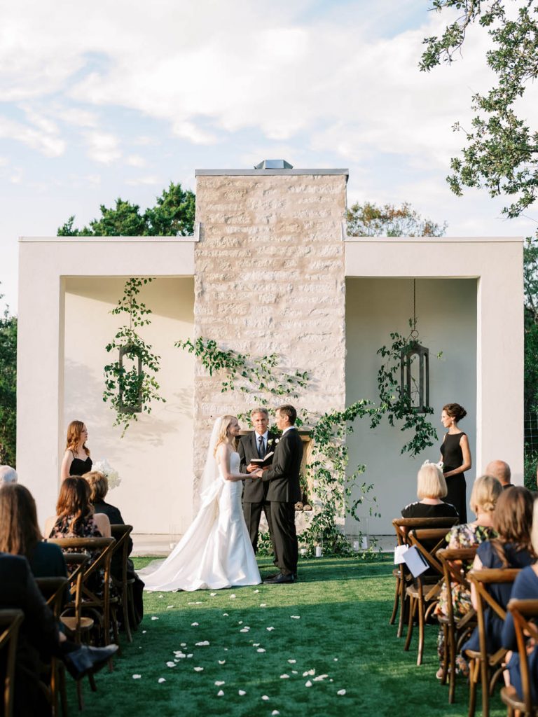 Ceremony on the lawn at the Arlo